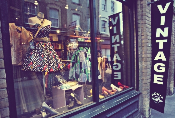 How to Vintage Shop Like a Frugal Fashionista